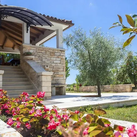 Matija Mit Pool Tatil Evi