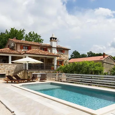 Matija Mit Pool Tatil Evi